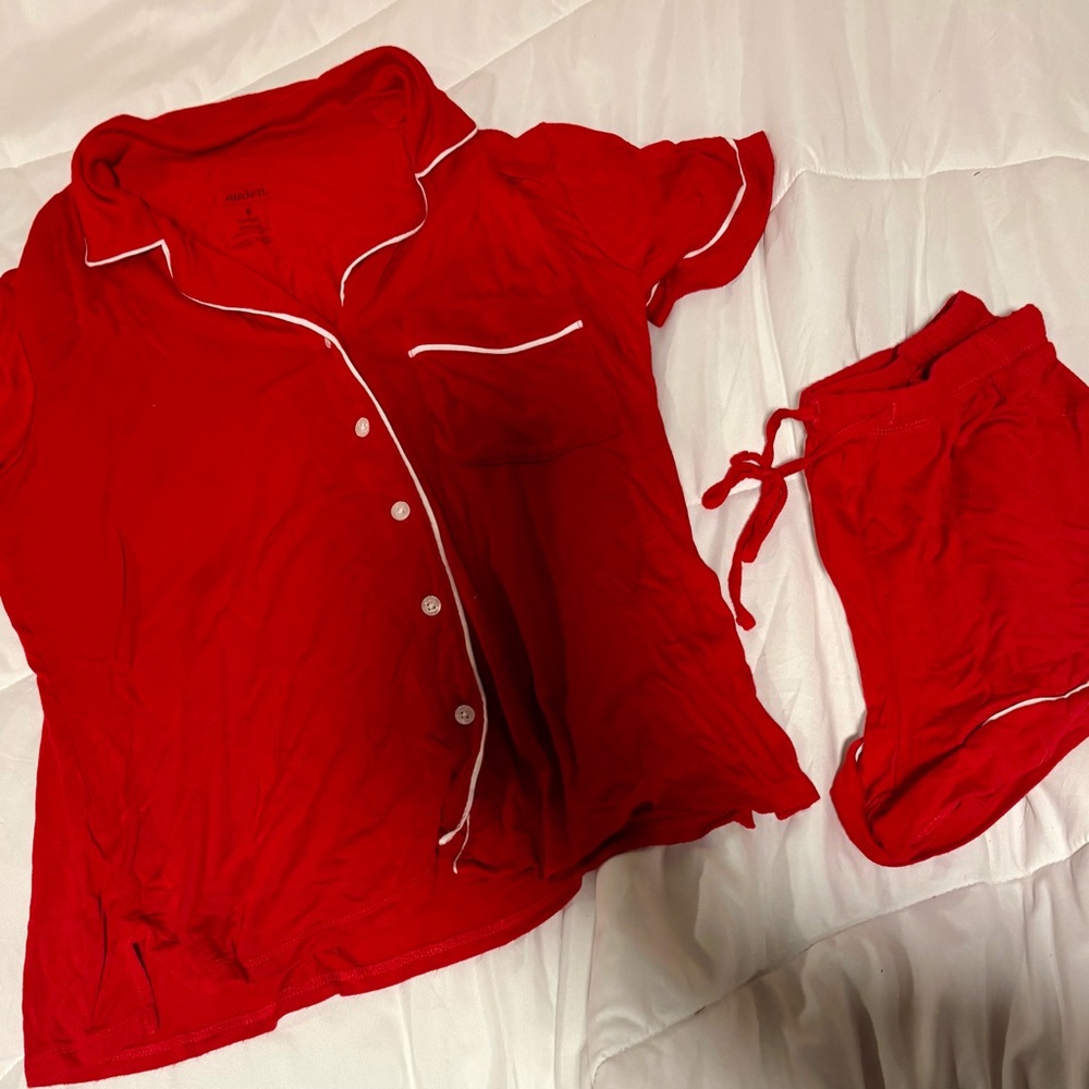 Auden Red Short-Sleeve Button Pajama Set with White Piping Shorts size small
